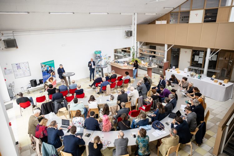 Conference France Active 044